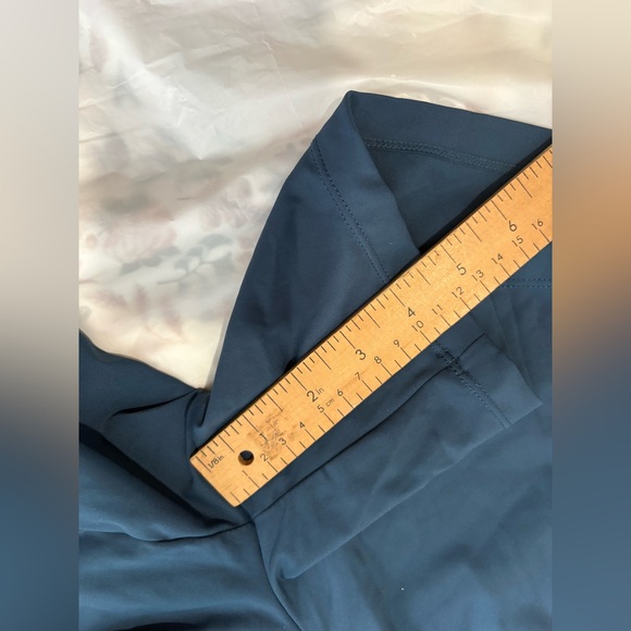 Halara high waisted 2-in-1 shorts size small long green blue - Picture 5 of 8